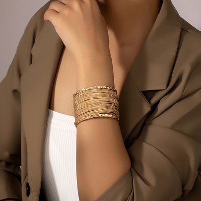 Commute Solid Color Gold Plated Metal Wholesale Bangle