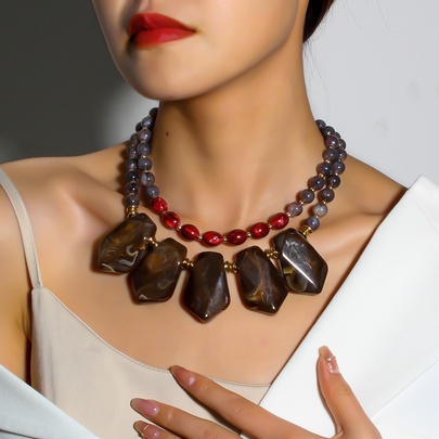 Elegant Retro Color Block Plastic Resin Women's Necklace