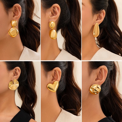 1 Pair Simple Style Classic Style Water Droplets Heart Shape Plating Iron Gold Plated Ear Studs