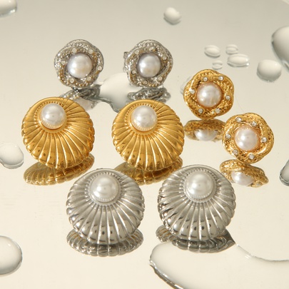 1 Piece Beach Simple Style Round Flower Inlay 304 Stainless Steel Artificial Pearls Zircon 18K Gold Plated Ear Studs